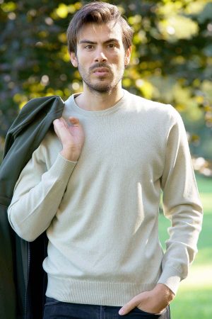 Maglia girocollo,rasato 100% cashmere 2/28 a 1 filo.