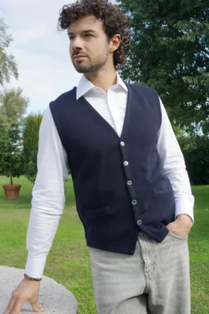 Gilet, a punto stoffa in 100% pura lana merino 2/48 a 1 filo