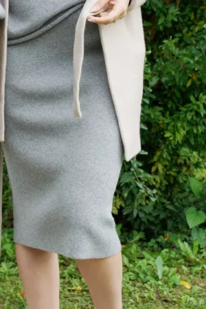 Gonna extra soft, rasato 100% cashmere 2/28 a 5 fili.